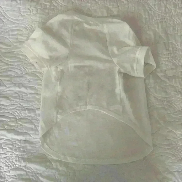 Dog “smelling the roses” T-shirt - Picture 2 of 4